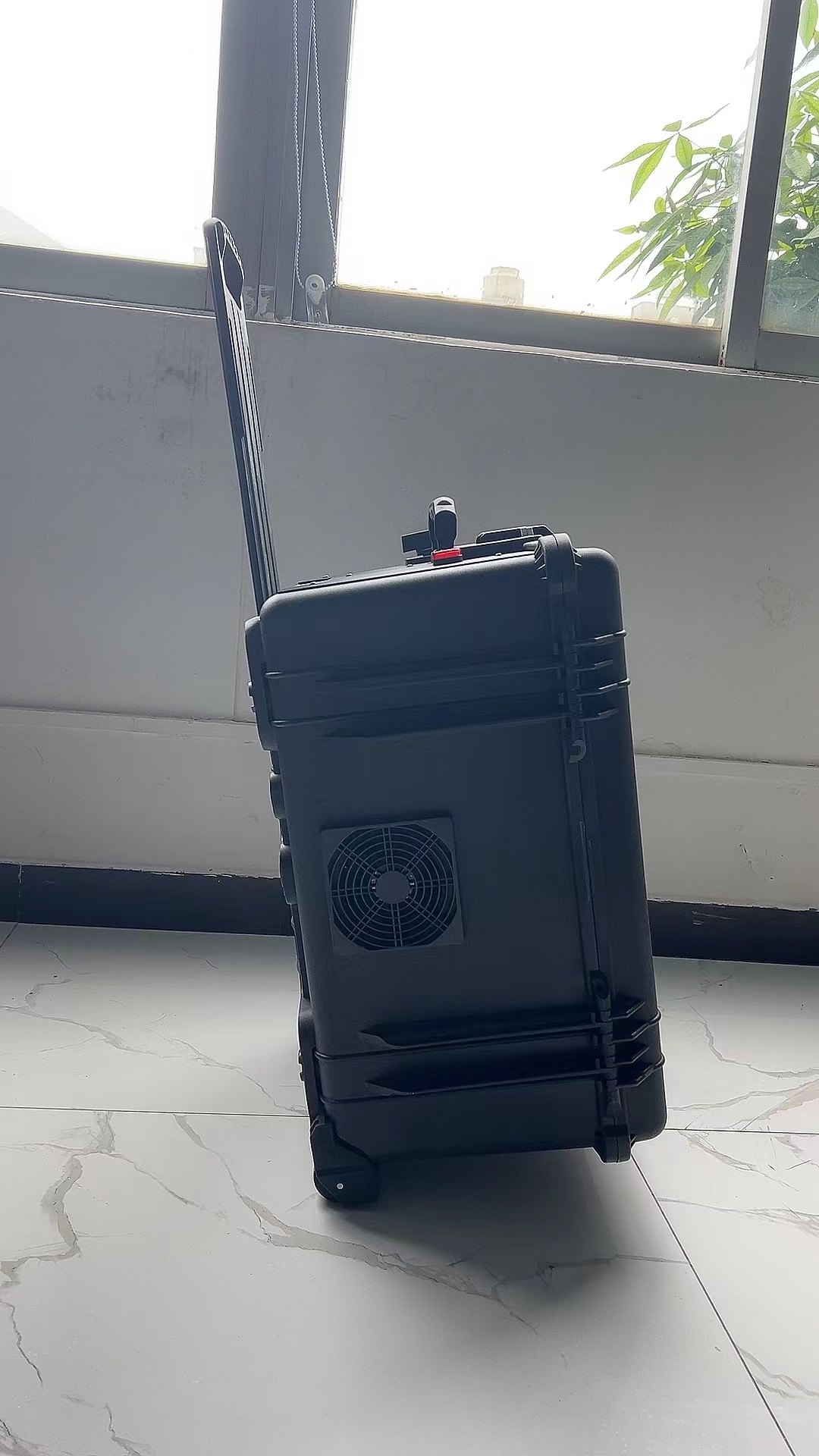 横峰手拉箱型移动通信干扰器